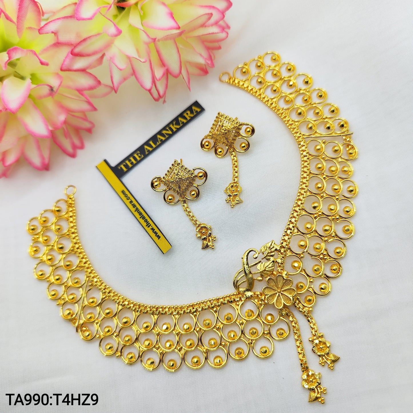Scales designed Gold Plated Jewellery Set with Earrings